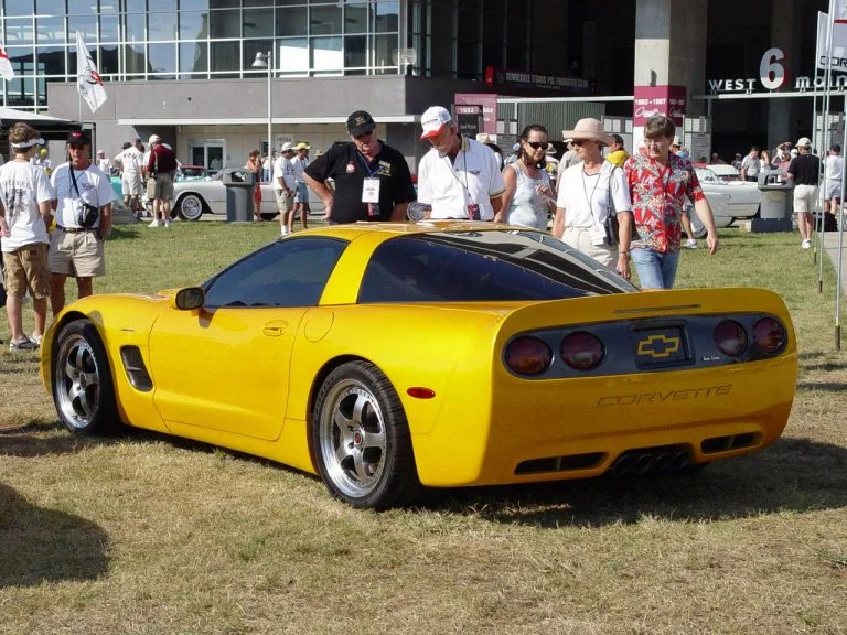 Lire la suite à propos de l’article La Tiger Shark Corvette Concept 2001