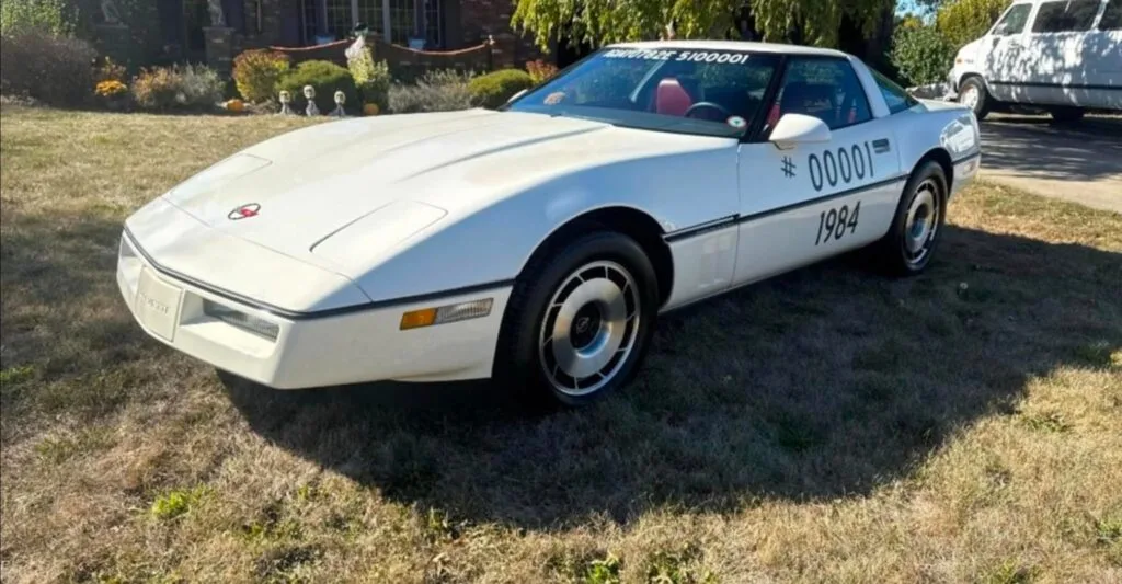 corvette-c4-1983-unique-survivante.jpg