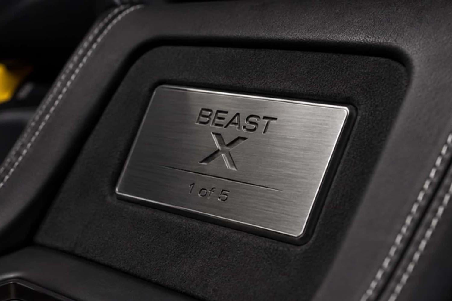 Plaque numérotée 1 of 5 de la Rezvani Beast X